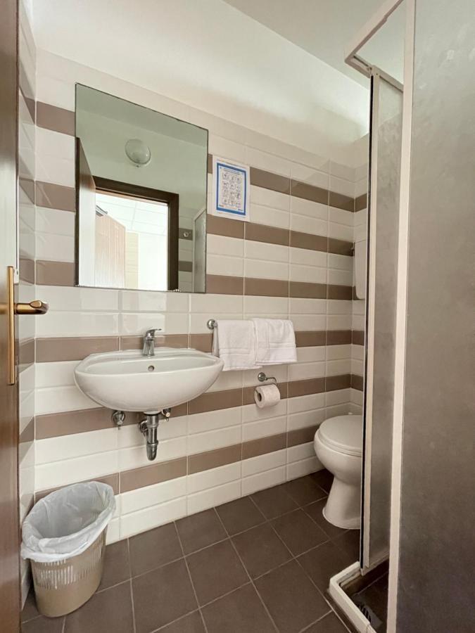 Hotel Orlov רימיני מראה חיצוני תמונה