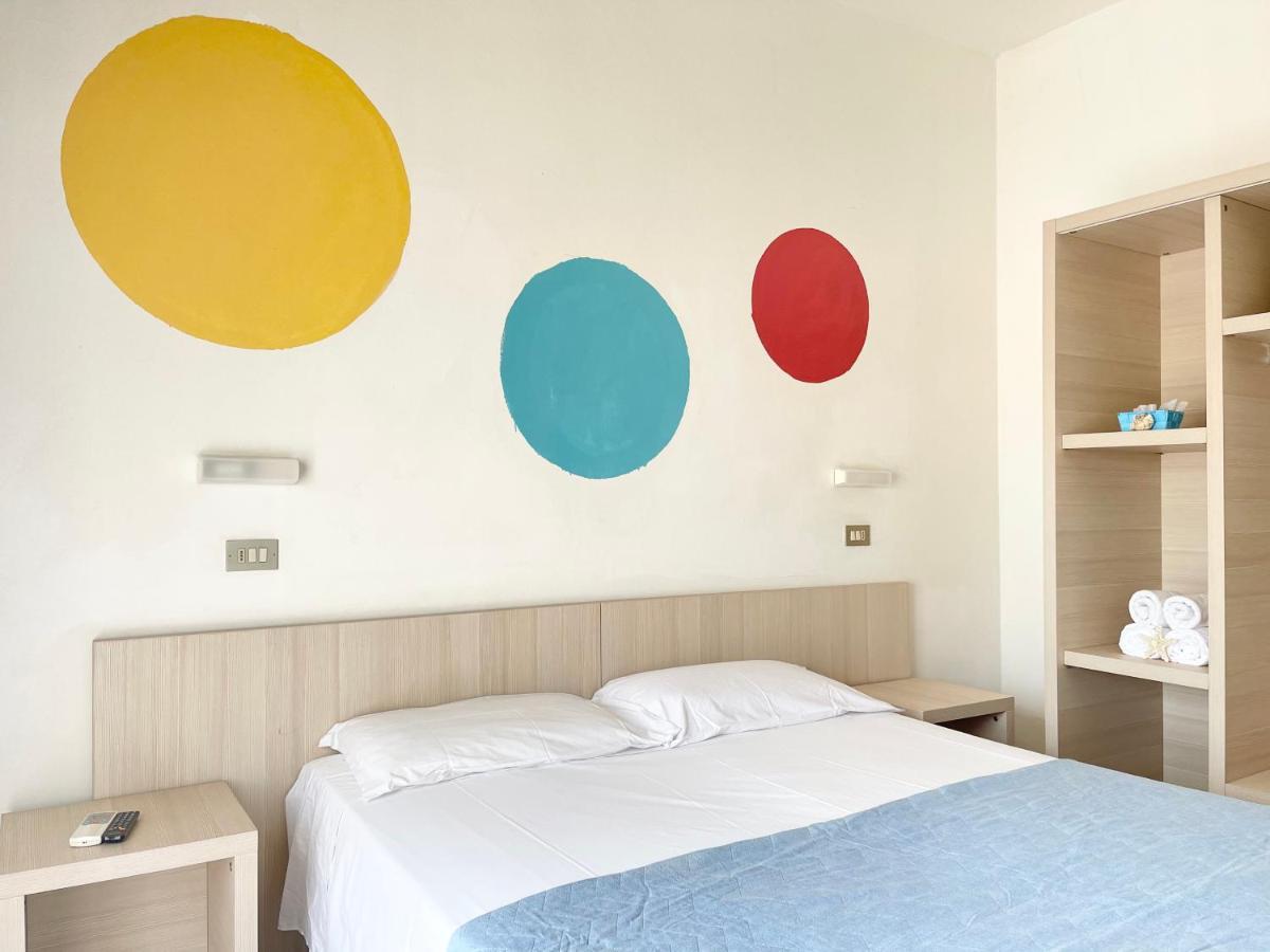 Hotel Orlov רימיני מראה חיצוני תמונה