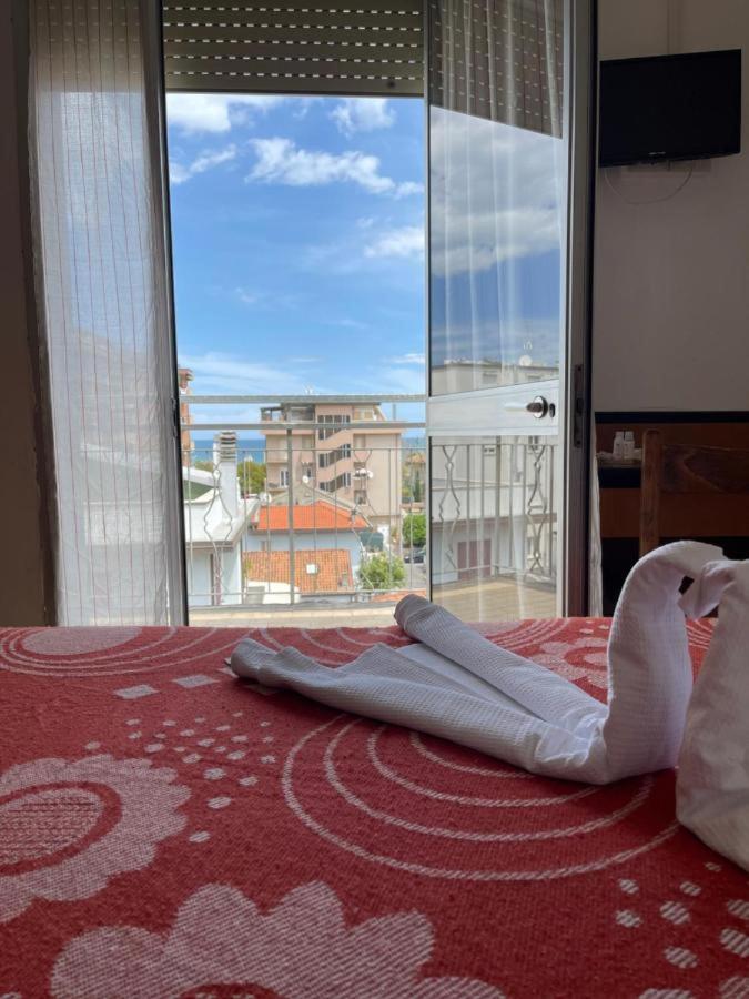 Hotel Orlov רימיני מראה חיצוני תמונה