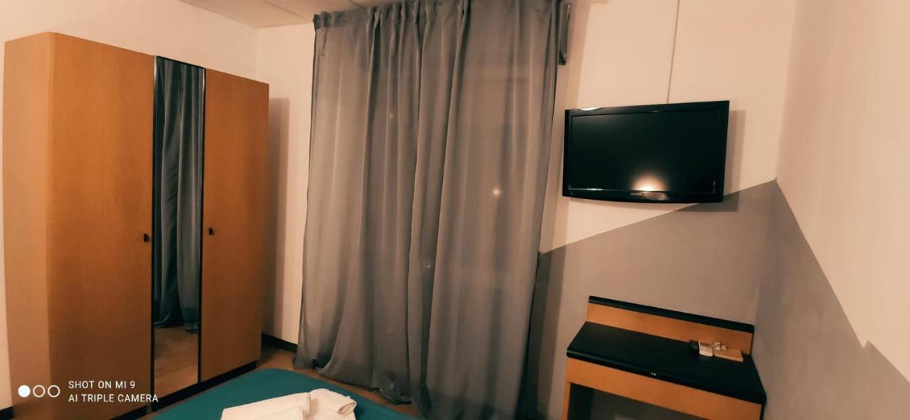 Hotel Orlov רימיני מראה חיצוני תמונה