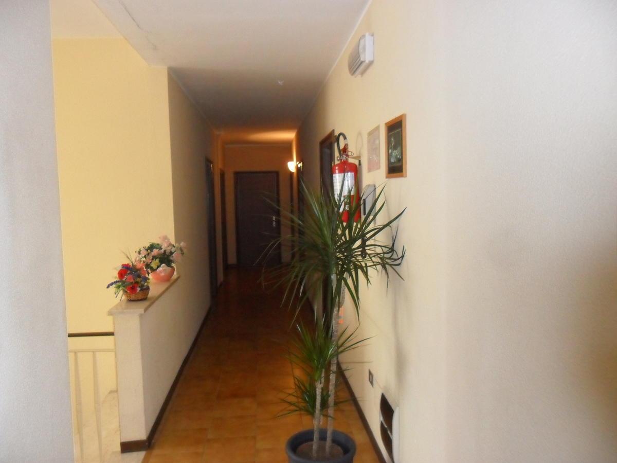 Hotel Orlov רימיני מראה חיצוני תמונה