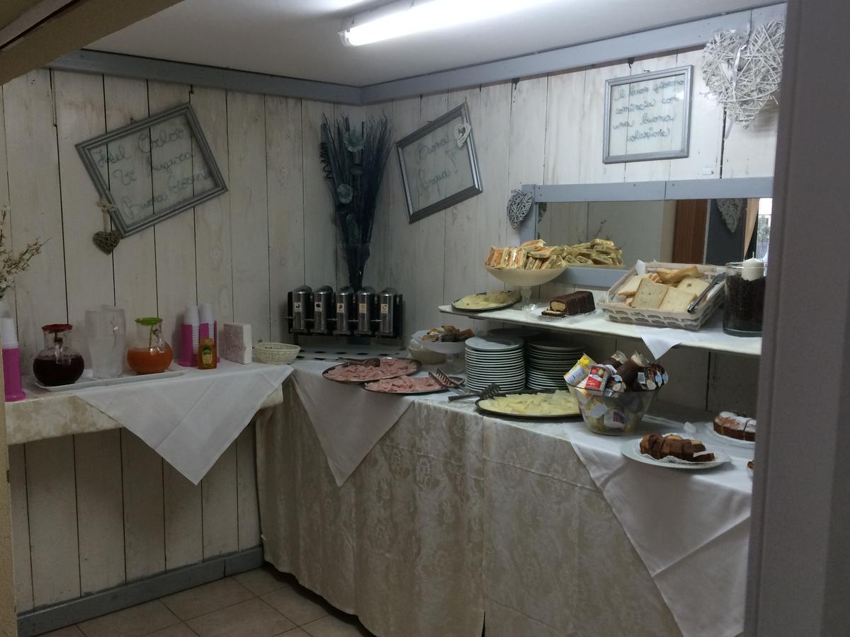 Hotel Orlov רימיני מראה חיצוני תמונה