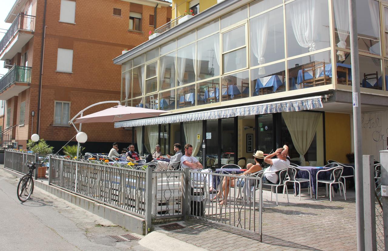 Hotel Orlov רימיני מראה חיצוני תמונה