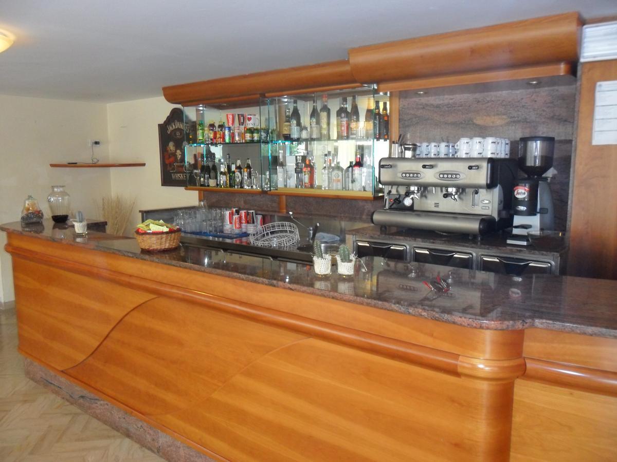 Hotel Orlov רימיני מראה חיצוני תמונה