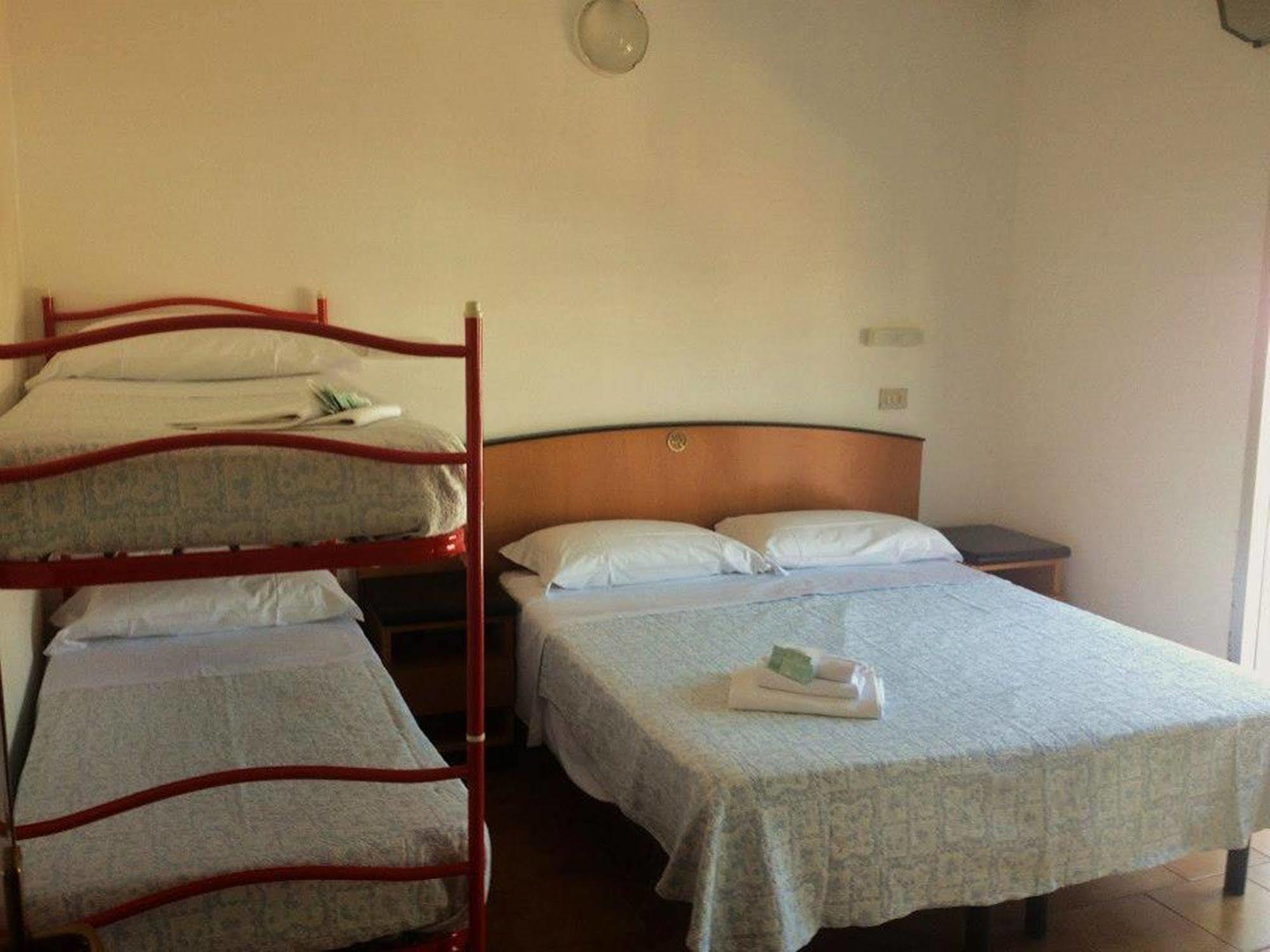 Hotel Orlov רימיני מראה חיצוני תמונה